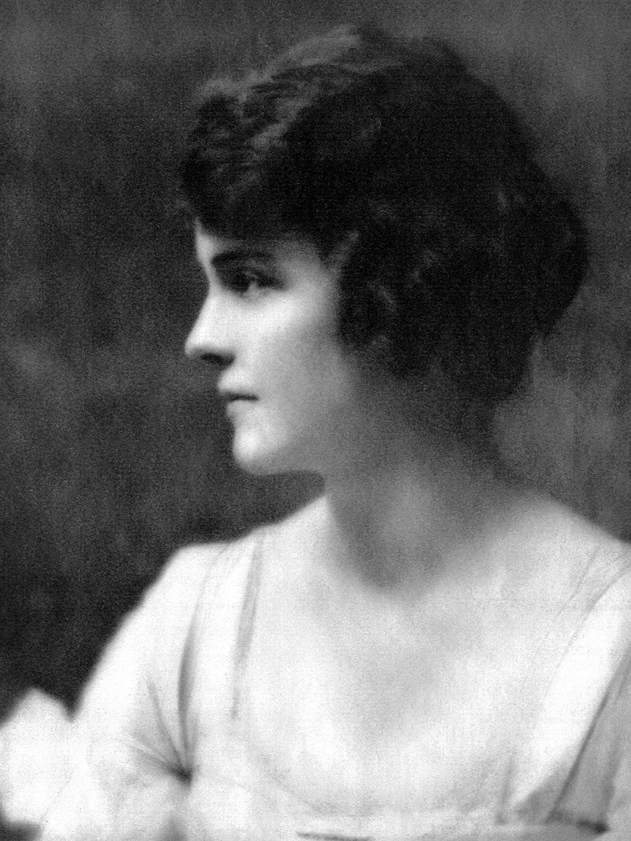 Ginevra King, an old flame of F. Scott Fitzgerald. Their brief courtship abruptly ended after her family stepped in to block them from getting married c. 1917. She later served as a model for the character Daisy Buchanan in Fitzgerald’s 1925 novel The Great Gatsby